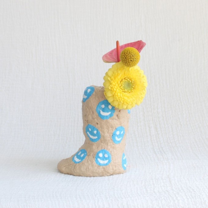 Catchup Studios - nachhaltige Papiervase - Blue Smily Vase Catchup Studios - nachhaltige Papiervase - Blue Smily Vase