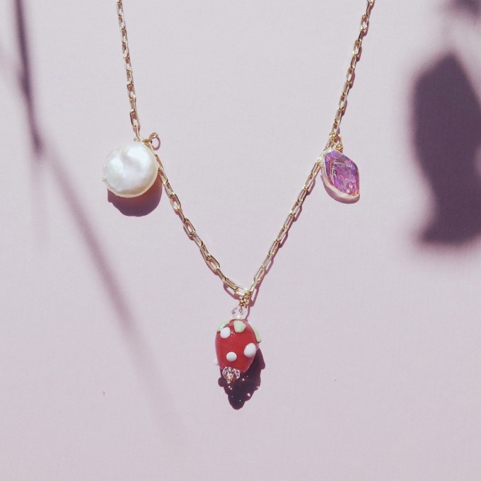 Valerie Chic - HAPPY STRAWBERRY Kette - 18 Karat vergoldet, Münzperle Valerie Chic - HAPPY STRAWBERRY Kette - 18 Karat vergoldet, Münzperle