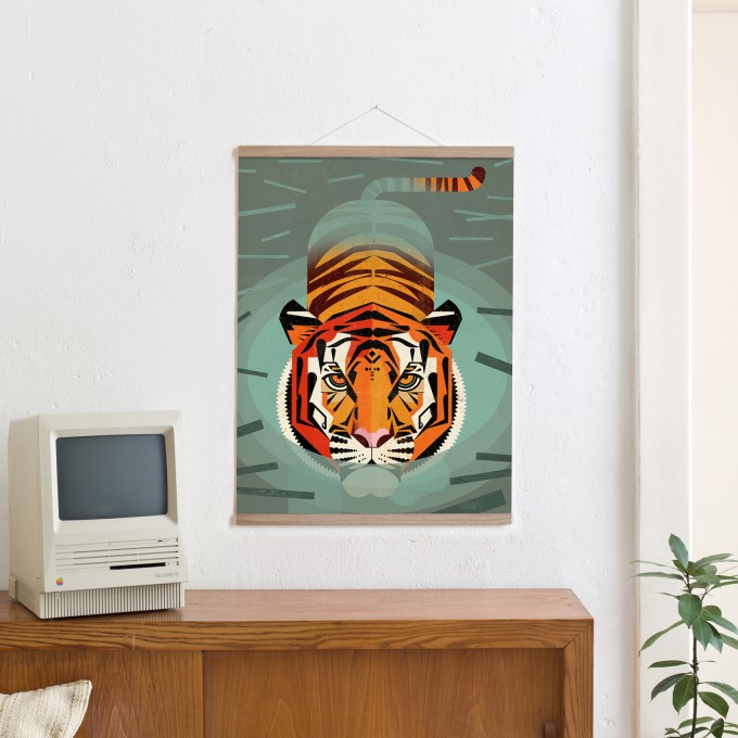 KLEINWAREN / VON LAUFENBERG Set / Swimming Tiger + Magnetische Posterleiste Eiche 50 cm KLEINWAREN / VON LAUFENBERG Set / Swimming Tiger + Magnetische Posterleiste Eiche 50 cm