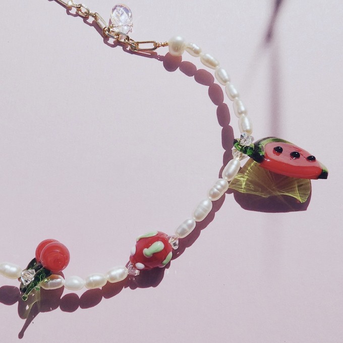 Valerie Chic - HAPPY RED FRUITS Perlen Kette - 18 Karat vergoldet, 1 Kette 2 Stile Valerie Chic - HAPPY RED FRUITS Perlen Kette - 18 Karat vergoldet, 1 Kette 2 Stile