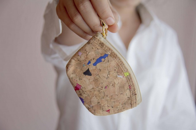 Portemonnaie aus Kork, Mini Etui, kleine Kork-Tasche, handmade und vegan mit farbigen Akzenten BY COPALA 