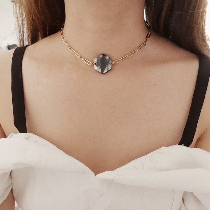Valerie Chic - FOSSIL Choker - 18 Karat vergoldet, Büffelhorn Valerie Chic - FOSSIL Choker - 18 Karat vergoldet, Büffelhorn