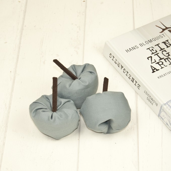 hasenkinder - Stoffapfel grau 3er Set - Spielzeug & Deko hasenkinder - Stoffapfel grau 3er Set - Spielzeug & Deko