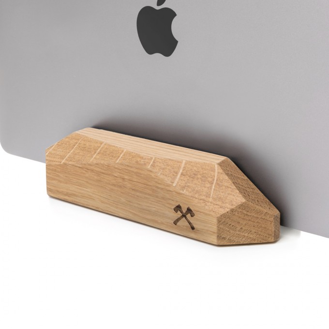 Woodcessories - EcoRest MacBook - Premium Design Ständer, Halterung, Stand, Rest für das Apple MacBook aus massivem FSC-zertifiziertem Holz (Eiche) Woodcessories - EcoRest MacBook - Premium Design Ständer, Halterung, Stand, Rest für das Apple MacBook aus massivem FSC-zertifiziertem Holz (Eiche)