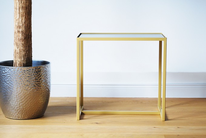 Beistelltisch ELAIS - gold / betongrau Beistelltisch ELAIS - gold / betongrau