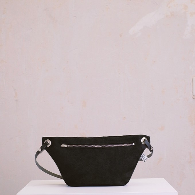 ZACAMO – Bauchtasche • Suede • black • ZACAMO – Bauchtasche • Suede • black •