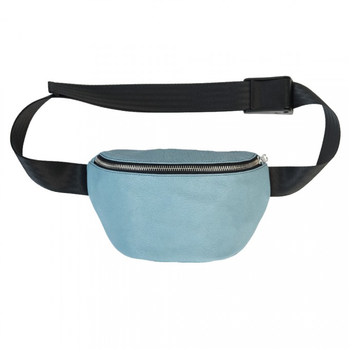 BAUCHTASCHE IN „HELLBLAU“ - AUS PREMIUM PFLANZLICH GEGERBTEM LEDER - RADU BAIAS MÜNCHEN BAUCHTASCHE IN „HELLBLAU“ - AUS PREMIUM PFLANZLICH GEGERBTEM LEDER - RADU BAIAS MÜNCHEN