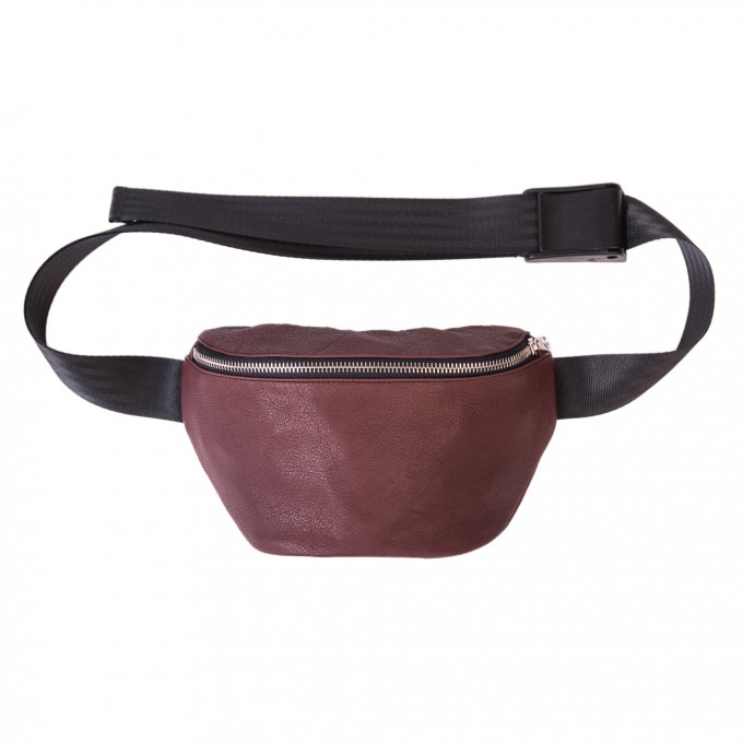 Bauchtasche in „Chianti Rot“ - aus premium pflanzlich gegerbtem Leder - RADU BAIAS MÜNCHEN Bauchtasche in „Chianti Rot“ - aus premium pflanzlich gegerbtem Leder - RADU BAIAS MÜNCHEN
