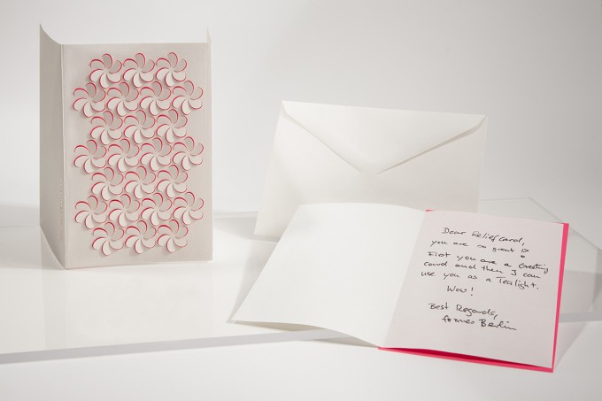 formes Berlin Blüten Set, weiß, 2 Karten - Reliefkarte mit gelasertem Motiv, Einlegern und  Umschlag