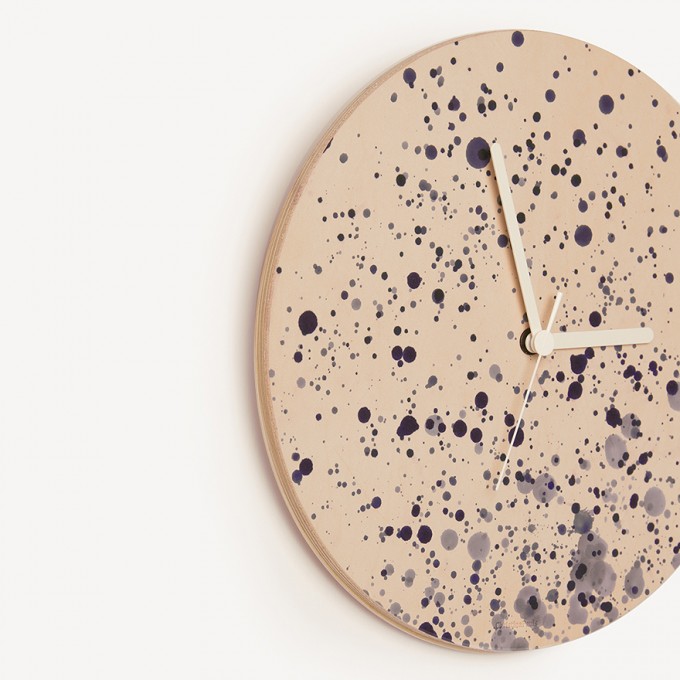 Leder Wanduhr Hana von Christina Pauls Leder Wanduhr Hana von Christina Pauls