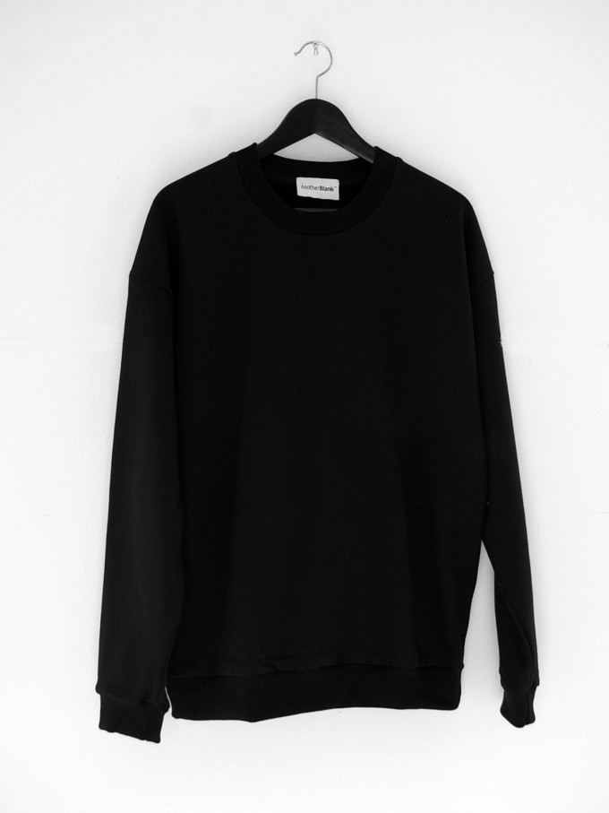 AnotherBlank OVERSIZED CREWNECK BLACK 275G AB_CN_M_010 AnotherBlank OVERSIZED CREWNECK BLACK 275G AB_CN_M_010