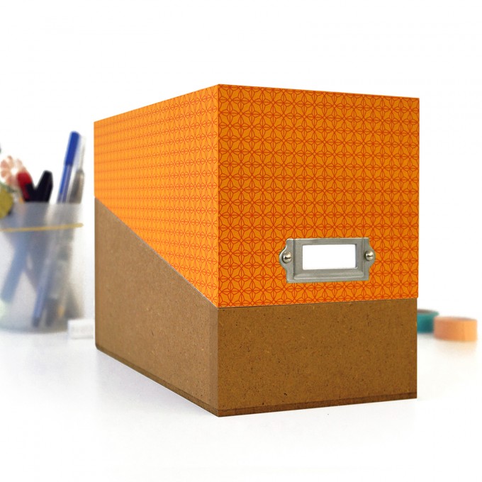 sperlingB – Box mit orangefarbenem Deckel und Etikettenschild, Sammelbox mit Registern und Blankokarten, Kiste zum Aufbewahren sperlingB – Box mit orangefarbenem Deckel und Etikettenschild, Sammelbox mit Registern und Blankokarten, Kiste zum Aufbewahren