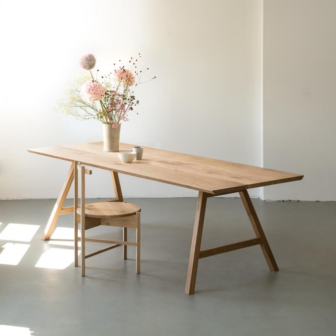 NUTSANDWOODS All Oak Table NUTSANDWOODS All Oak Table