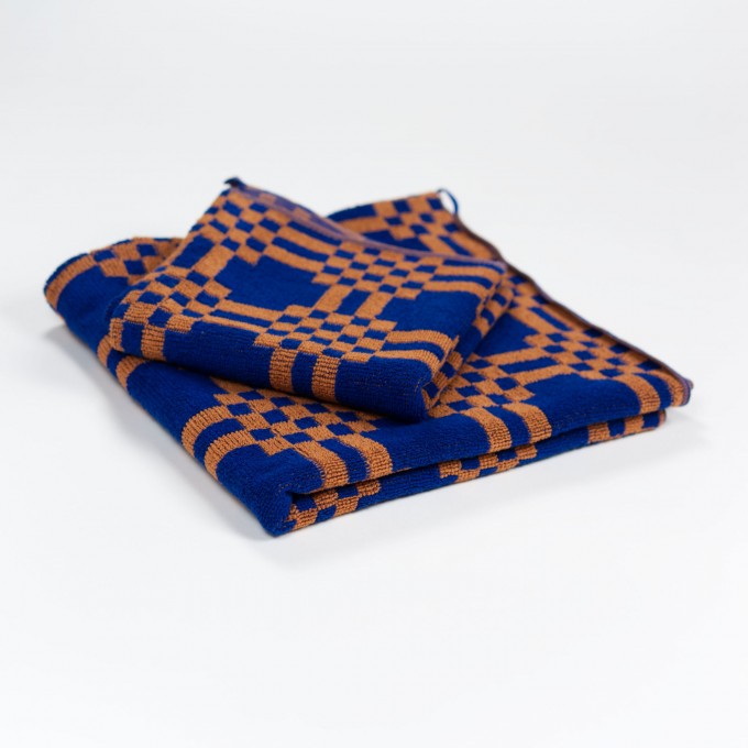 Towel.Studio | Frottee Badetuch Weave | Azure & Chestnut