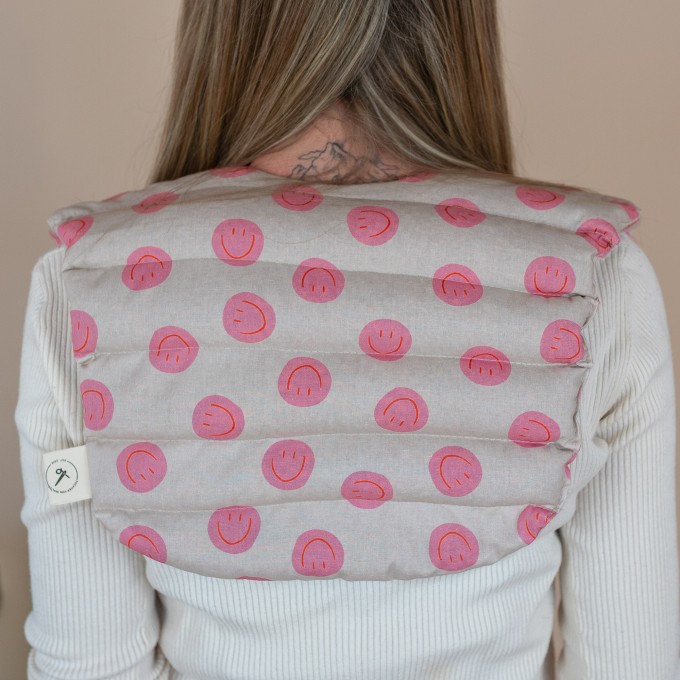 Dinkelkissen für Schulter und Nacken "Smiley Pink" – Tochter von Walter