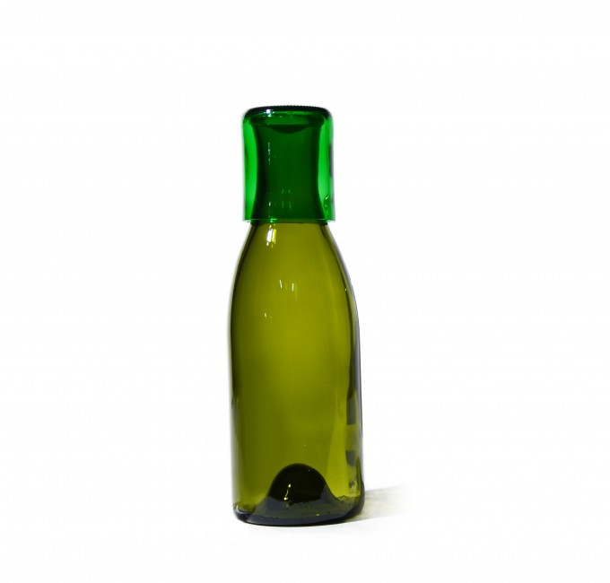 SAMESAME No 09 geschwungene Karaffe mit Stülpbecher in grün, umfasst 1,5l SAMESAME No 09 geschwungene Karaffe mit Stülpbecher in grün, umfasst 1,5l