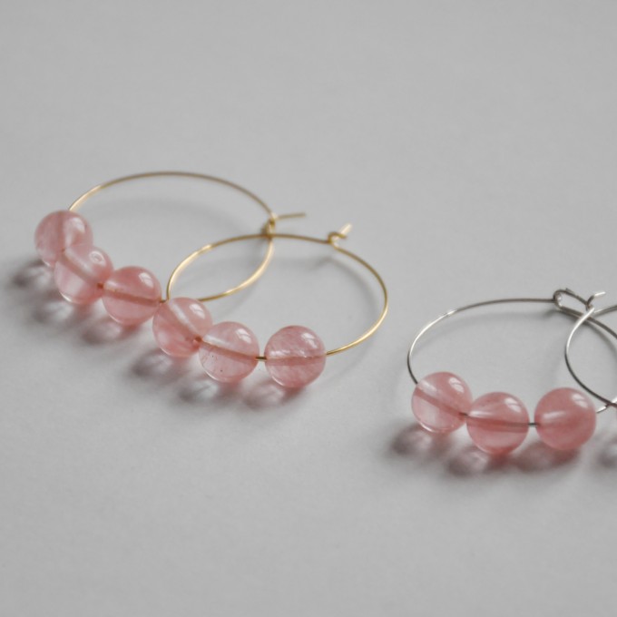 nahili CREOLEN "simple" Ohrringe Rosenquarz (silbern oder gold) rosa Naturstein Halbedelstein nahili CREOLEN "simple" Ohrringe Rosenquarz (silbern oder gold) rosa Naturstein Halbedelstein
