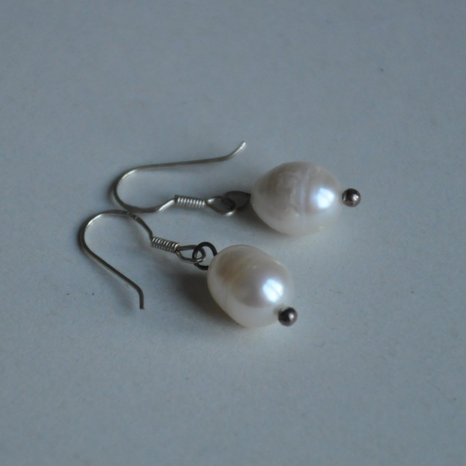 na.hili OHRRINGE "white pearl dots" weiße Perle massiv *925 Silber*