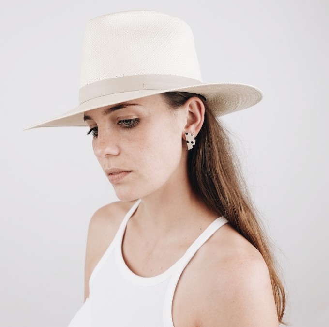 EVE + ADIS // HALF MOON STUDS leo EVE + ADIS // HALF MOON STUDS leo