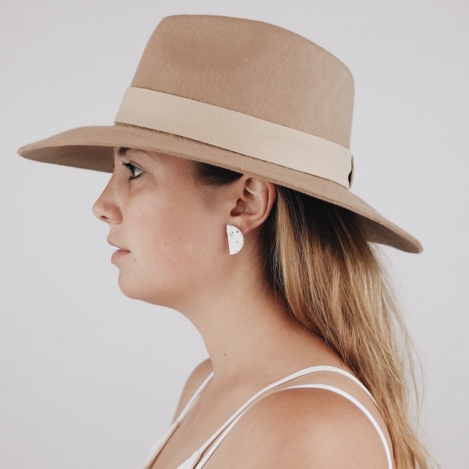 EVE + ADIS // HALF MOON STUDS speckled EVE + ADIS // HALF MOON STUDS speckled