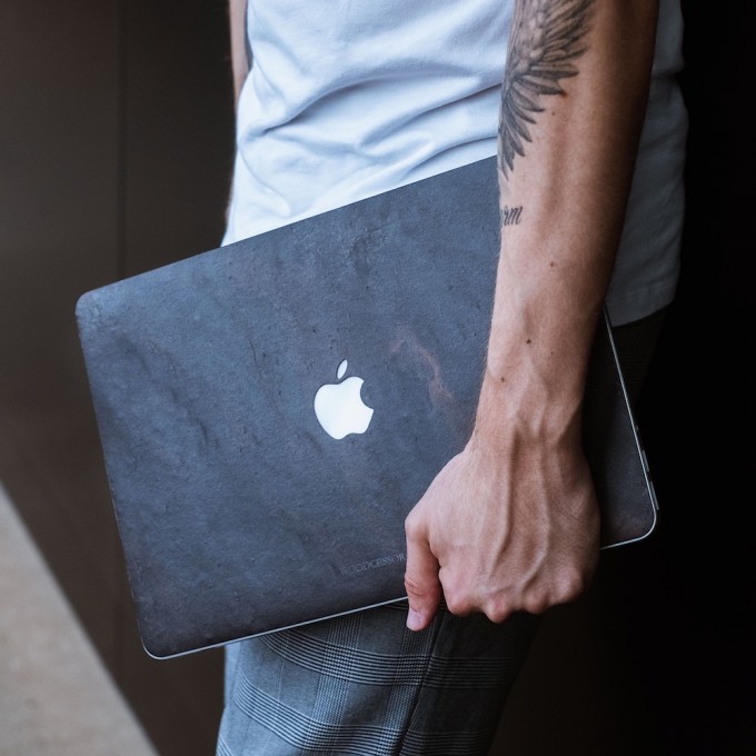 Woodcessories - EcoSkin Stone - Design Apple Macbook Cover, Skin, Schutz für das Macbook aus hochwertigem Stein (Macbook 12" (2015 - Current), Volcano Schwarz, Camo Grau, Antik Weiß, Canyon Rot) Woodcessories - EcoSkin Stone - Design Apple Macbook Cover, Skin, Schutz für das Macbook aus hochwertigem Stein (Macbook 12" (2015 - Current), Volcano Schwarz, Camo Grau, Antik Weiß, Canyon Rot)