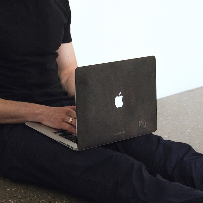 Woodcessories - EcoSkin Stone - Design Apple Macbook Cover, Skin, Schutz für das Macbook aus hochwertigem Stein (Macbook 15" Pro Retina (from 2016), Volcano Schwarz, Camo Grau, Antik Weiß, Canyon Rot) Woodcessories - EcoSkin Stone - Design Apple Macbook Cover, Skin, Schutz für das Macbook aus hochwertigem Stein (Macbook 15" Pro Retina (from 2016), Volcano Schwarz, Camo Grau, Antik Weiß, Canyon Rot)