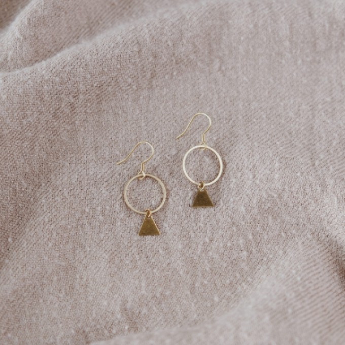 BRASSCAKE // Round Triangle Hooks BRASSCAKE // Round Triangle Hooks