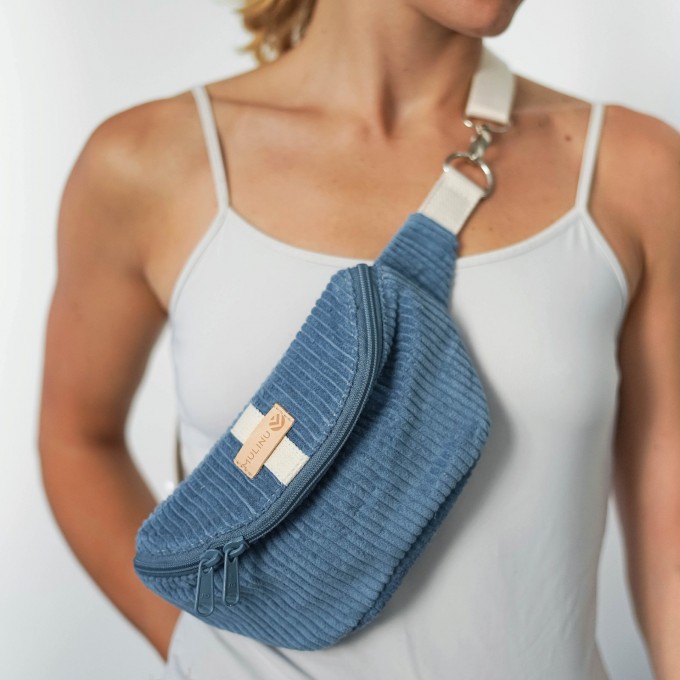 MULINU - Bauchtasche | Hipbag HENNES S Breitcord Bluejeans MULINU - Bauchtasche | Hipbag HENNES S Breitcord Bluejeans