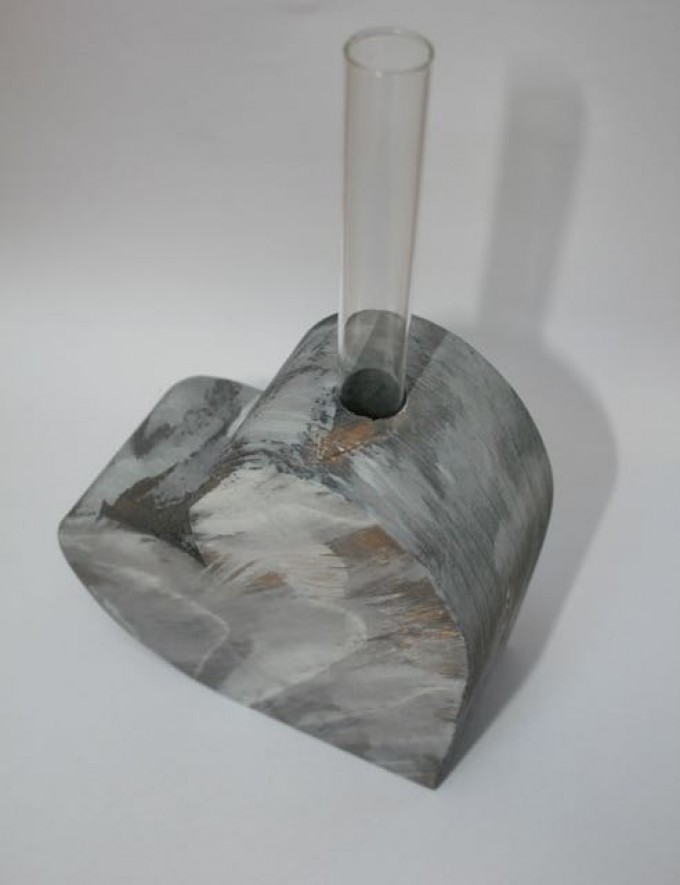 Kernholz Holzherz mit Reagenzglas Kernholz Holzherz mit Reagenzglas