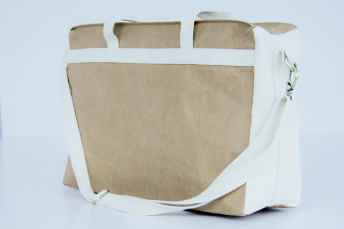 Weekender, vegane Schulter-Tasche aus nachhaltigem Kraft Papier BY COPALA Weekender, vegane Schulter-Tasche aus nachhaltigem Kraft Papier BY COPALA