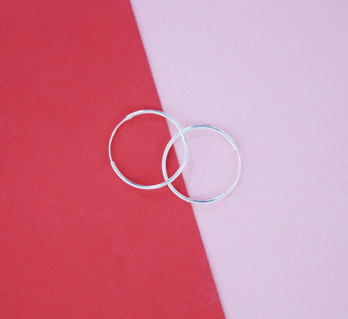 stahlpink – Creolen aus nachhaltigem recyceltem Silber, 12mm stahlpink – Creolen aus nachhaltigem recyceltem Silber, 12mm