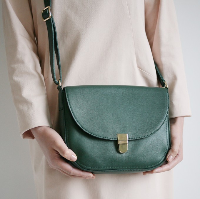 alexbender – Satteltasche mit Steckschnalle Tannengrün alexbender – Satteltasche mit Steckschnalle Tannengrün