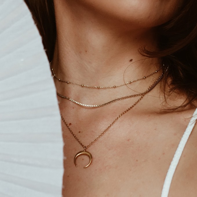 ST'ATOUR LUNA I – Kette mit Halbmond in Gold, Silber oder Roségold ST'ATOUR LUNA I – Kette mit Halbmond in Gold, Silber oder Roségold