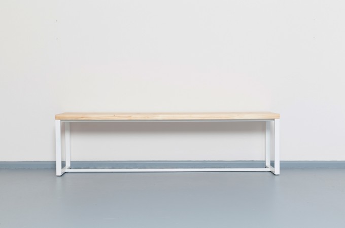 Upcycling Bank aus Bauholz & Stahl | BOXI WIT Upcycling Bank aus Bauholz & Stahl | BOXI WIT