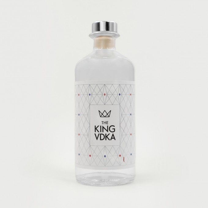 The King Gin – THE KING VDKA 0,5L, 45 Vol. The King Gin – THE KING VDKA 0,5L, 45 Vol.