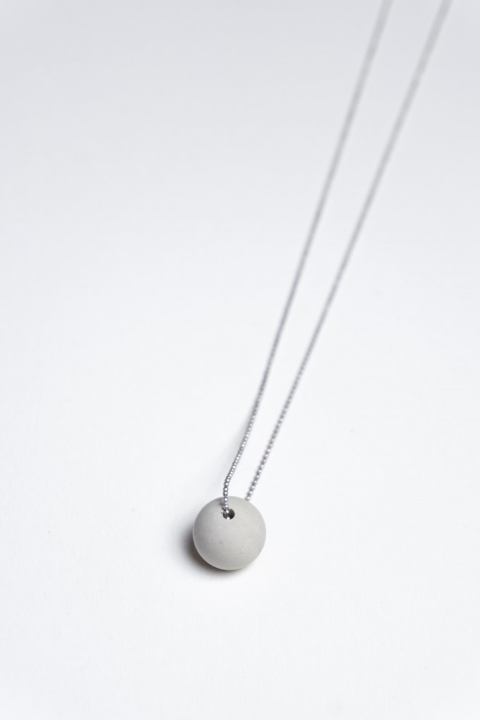 Klunkergrau Betonschmuck | Große Perle aus Beton Klunkergrau Betonschmuck | Große Perle aus Beton