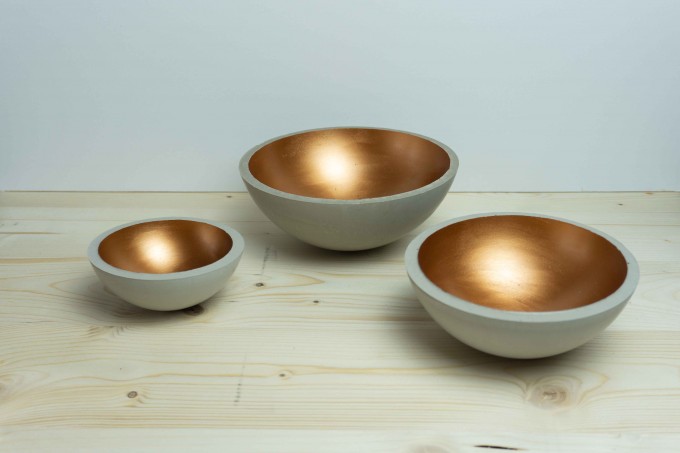 Klunkergrau Interior Bronzene Schalen Aus Beton