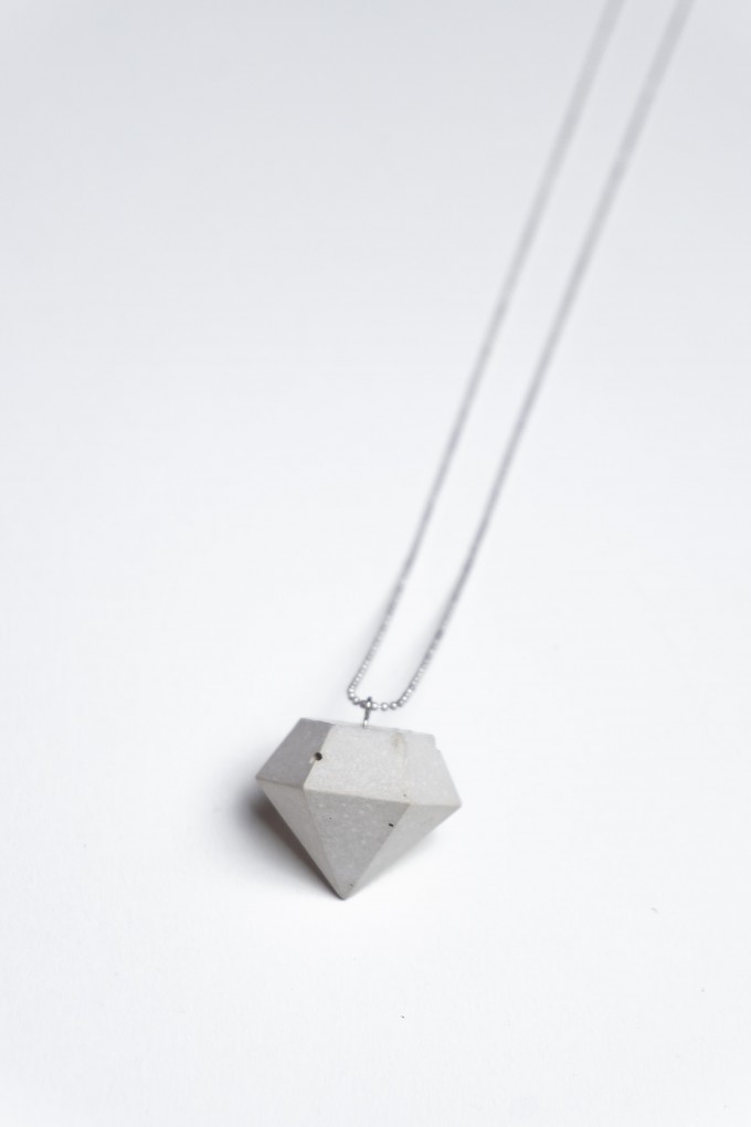 Klunkergrau Betonschmuck | Dicker Klunker - Diamant aus Beton Klunkergrau Betonschmuck | Dicker Klunker - Diamant aus Beton
