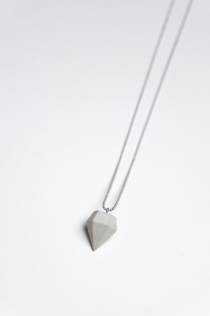 Klunkergrau Betonschmuck | Dünner Klunker - Diamant aus Beton Klunkergrau Betonschmuck | Dünner Klunker - Diamant aus Beton