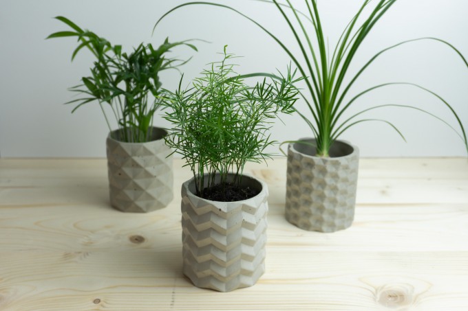 Klunkergrau Interior | Gemusteter Übertopf / Behälter aus Beton Klunkergrau Interior | Gemusteter Übertopf / Behälter aus Beton
