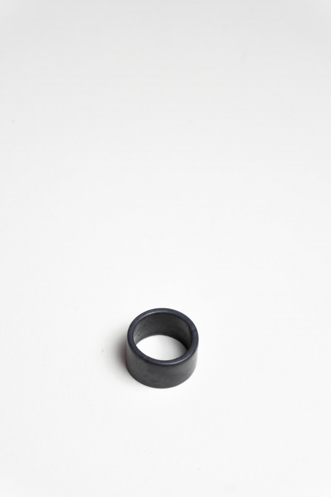 Klunkergrau Betonschmuck | Dunkler Ring aus Beton Klunkergrau Betonschmuck | Dunkler Ring aus Beton