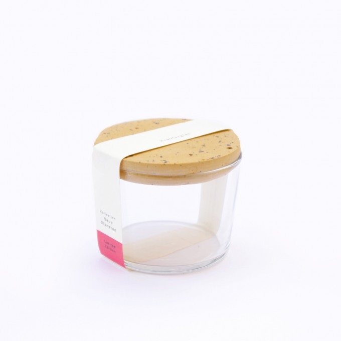 VLO design / Salz Glas mit ockem Deckel
VLO design / Salz Glas mit ockem Deckel