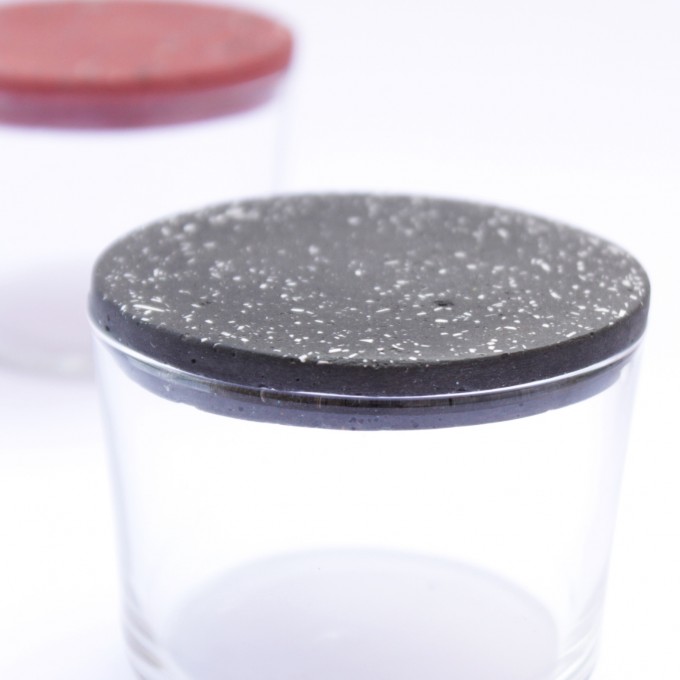 VLO design / Terrazzo Salz Glas mit schwarzem Deckel VLO design / Terrazzo Salz Glas mit schwarzem Deckel