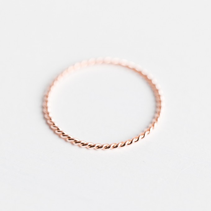 Oh Bracelet Berlin – Ring in Kordel-Optik, rosévergoldet inkl Box Oh Bracelet Berlin – Ring in Kordel-Optik, rosévergoldet inkl Box