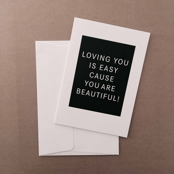 Love is the new black – Grußkarte "Loving you is easy"