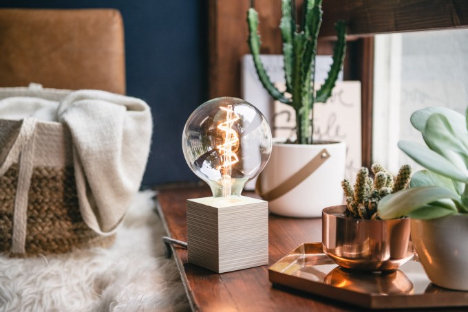 Lichtliebe Tischleuchte "Rekoo" in mint und grau meliert inkl. Edison Spiral LED im Retro Design mit nur 1,8 Watt Lichtliebe Tischleuchte "Rekoo" in mint und grau meliert inkl. Edison Spiral LED im Retro Design mit nur 1,8 Watt
