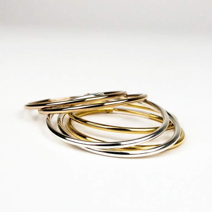 ST'ATOUR MAGDA – Creolen 25 mm in Gold, Silber oder Roségold ST'ATOUR MAGDA – Creolen 25 mm in Gold, Silber oder Roségold
