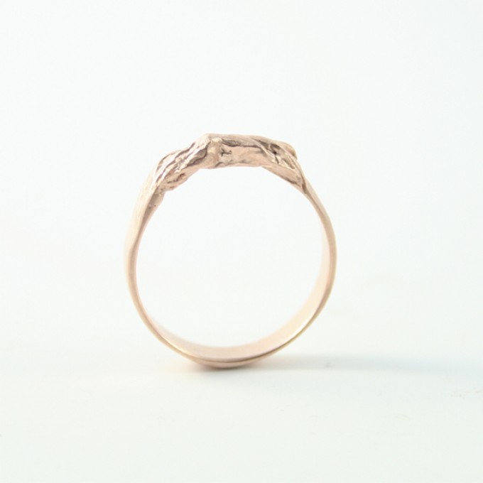 Miriam Gonnissen | Jewellery
Ring (roségold) aus der Kollektion "Konstruktion" Miriam Gonnissen | Jewellery
Ring (roségold) aus der Kollektion "Konstruktion"