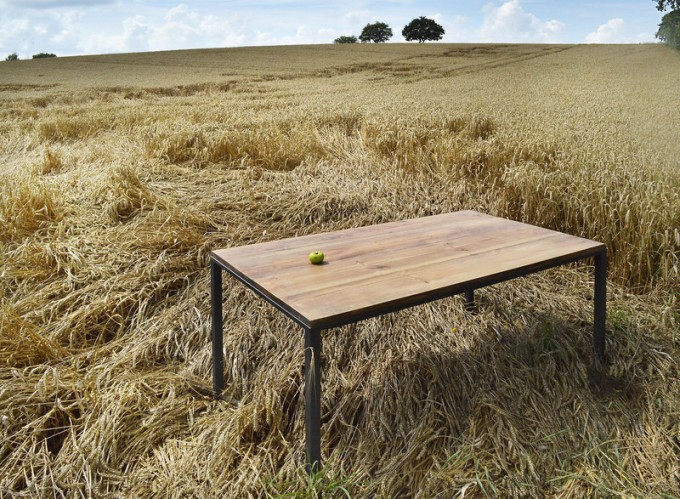 FraaiBerlin – Esstisch aus Bauholz/Eisen Maaike Grau Pulverbeschichtet 180x96cm FraaiBerlin – Esstisch aus Bauholz/Eisen Maaike Grau Pulverbeschichtet 180x96cm