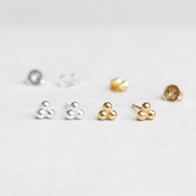 iloveblossom MINI PUFFED TRIANGLE OHRRINGE iloveblossom MINI PUFFED TRIANGLE OHRRINGE